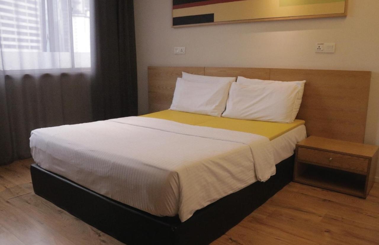 Hotel Holmes Gp Nusajaya  Exteriör bild