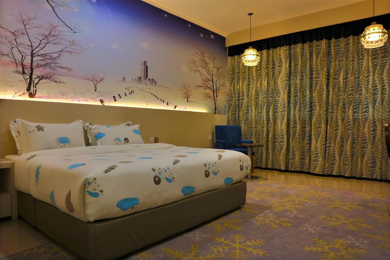 Hotel Holmes Gp Nusajaya  Exteriör bild